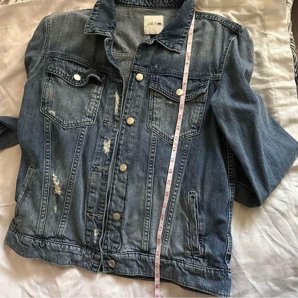 Joe’s Jeans Medium Distressed Blue Denim Trucker Jacket - Relaxed Fit - Picture 8 of 10